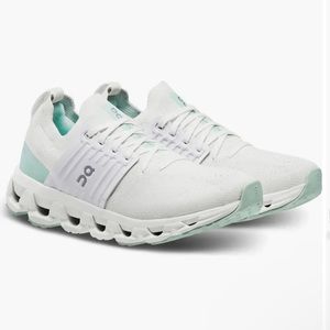 On Cloudswift in Ivoy Creek women size 10